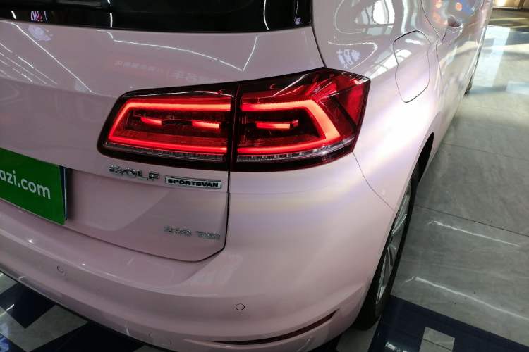 Used Volkswagen Golf Sportsvan 2018 230TSI Automatic Trend Edition
