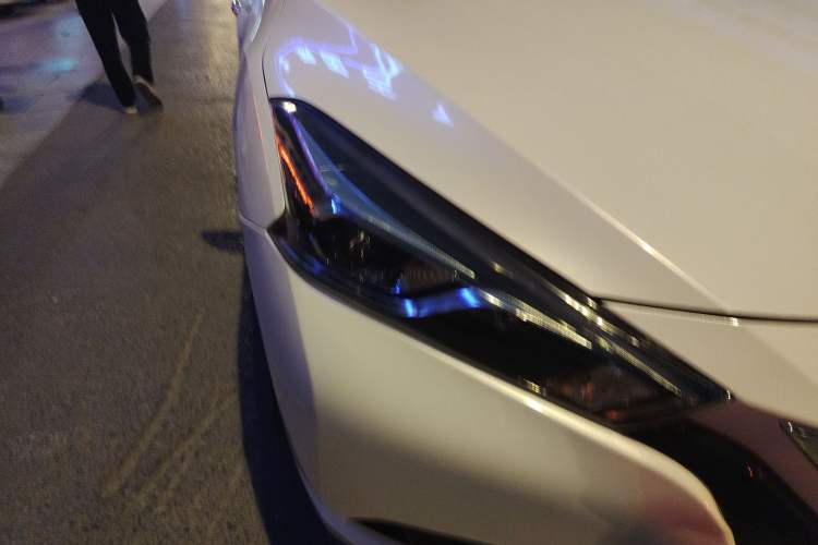 Used Nissan Lannia 2016 1.6L CVT Smart Cool Edition Right Front Headlight