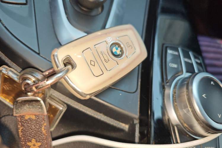 Used BMW 3 Series GT 2019 320i Sport Edition Vehicle Key