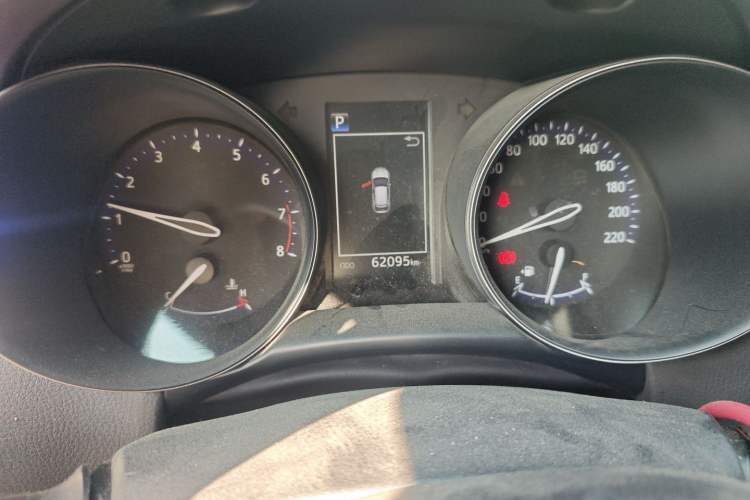 Used Toyota C-HR 2018 2.0L Leading with Sunroof China VI Standard