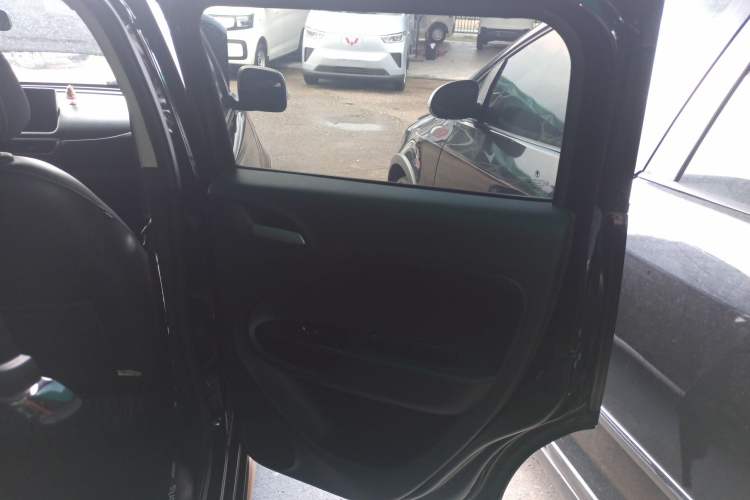 Used ORA White Cat 2022 Xiaoyue Mao Edition 360 km Luxury Model Lithium NMC