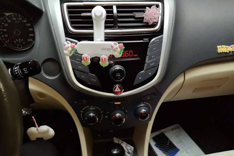 Used JAC Group J6 A30 2013 1.5L CVT Luxury Model China IV Standard
