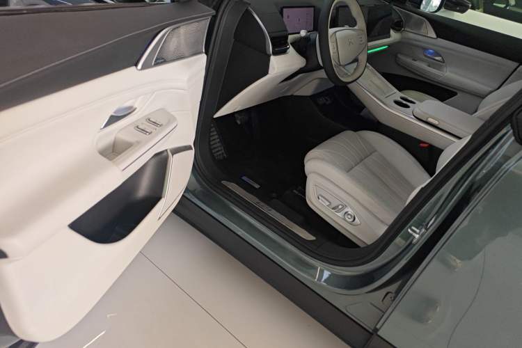 Used XPeng G9 2025 625 Long-Range Max
