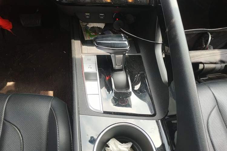 Used Hyundai Elantra 2021 1.5L CVT LUX Prestige Edition Gear Lever