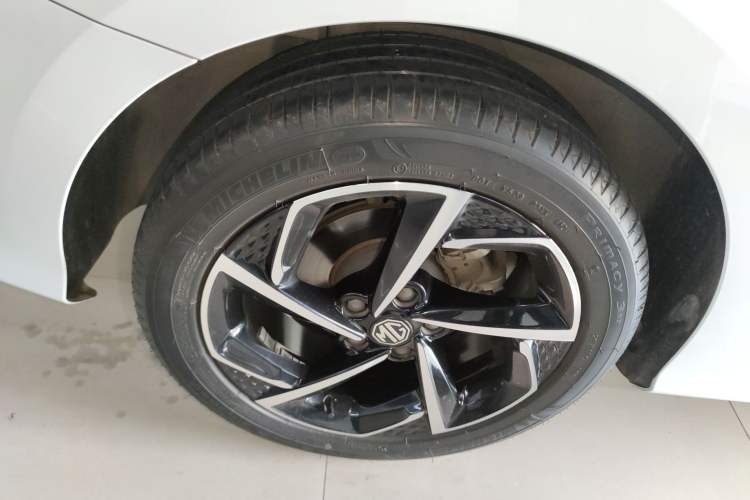 Used MG 5 2021 Revised 300TGI DCT Qingshè Luxurious Enjoyment Edition
