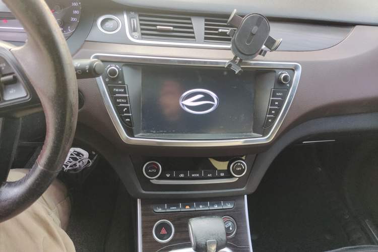 Used Land X7 2015 2.0T Panoramic Prestige Edition Audio And AC Panel