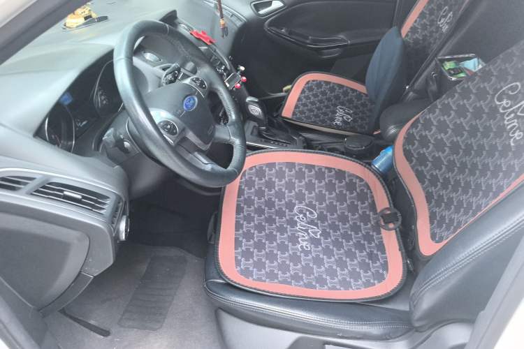 Used Ford Focus 2012 Hatchback 1.6L Automatic Fashion Edition
