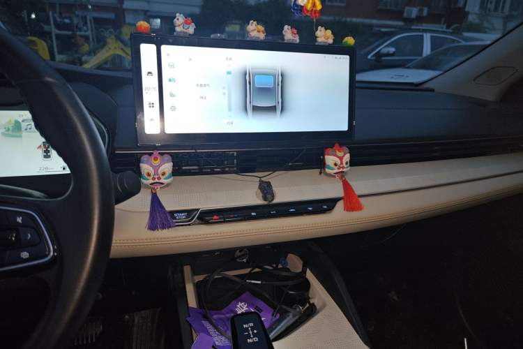 Used Geely Auto Emgrand L HiP 2022 1.5TD-DHT Pro 100KM Super Rui Audio And AC Panel