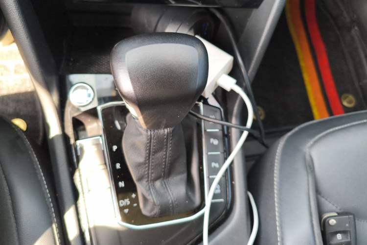 Used Volkswagen Tiguan L 2019 330TSI Automatic Two-Wheel Drive Smart Luxury Version China VI Standard Gear Lever