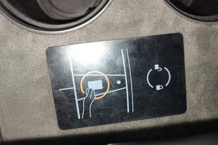 Used Tesla Model Y 2022 Long-Range All-Wheel-Drive Version