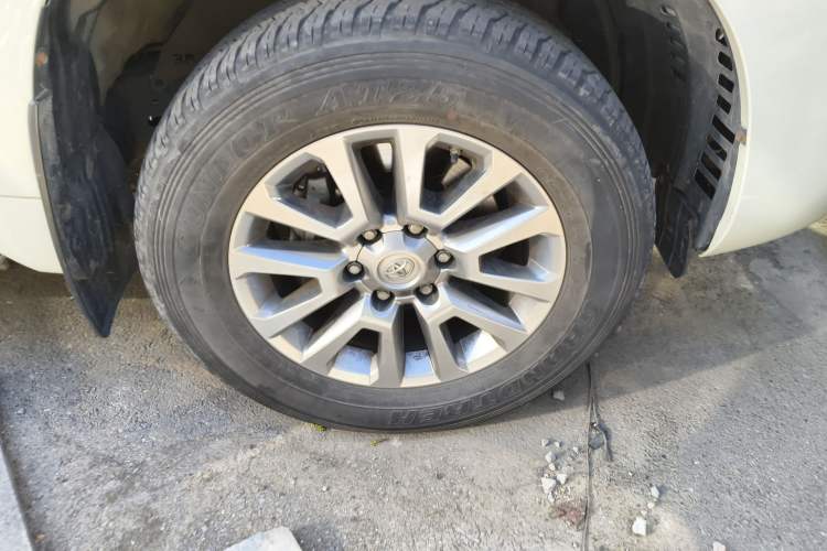 Used Toyota Prado 2018 3.5L Automatic TX-L with Rear-Mounted Spare Tire
