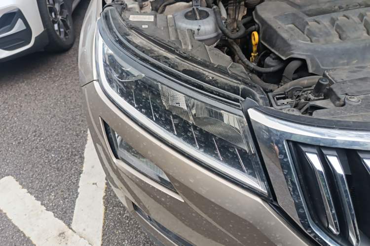 Used Skoda Kodiaq 2018 Facelifted TSI330 5-Seater Two-Wheel-Drive Comfort Edition Right Front Headlight