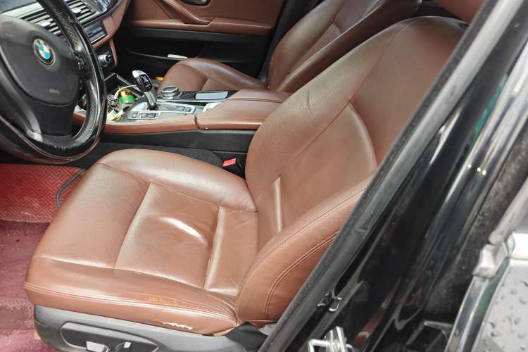 Used BMW 5 Series 2014 520Li Elegant Model
