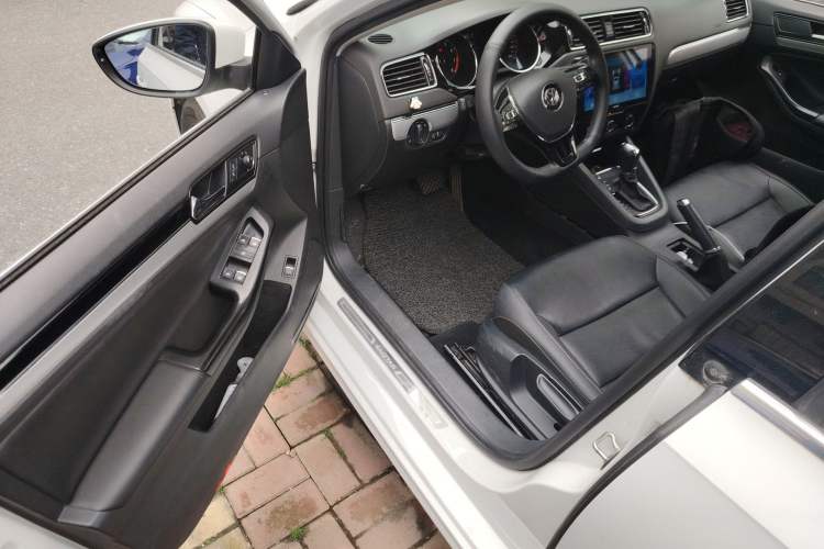 Used Volkswagen Sagitar 2018 1.6L Automatic Comfort Model
