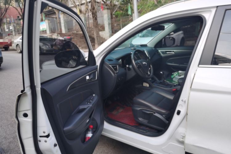 Used CHANGAN CS75 2014 2.0L Manual Luxury Version China IV Standard