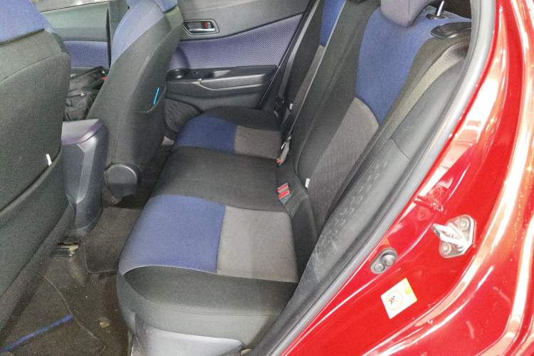 Used Toyota C-HR 2018 2.0L Leading with Sunroof China VI Standard
