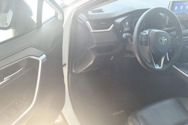 Used Toyota Wildlander 2021 2.0L CVT 4x4 Luxury Edition