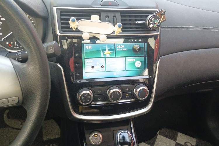 Used Nissan Tiida 2019 1.6L CVT Smart Drive Version China VI Standard