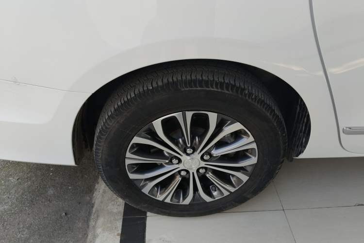 Used Buick GL8 2021 Land Cruiser Executive Class 652T Luxury Model
