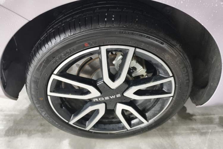 Used Roewe D6 2025 450km Deluxe Edition
