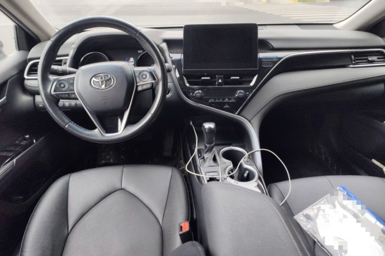 Used Toyota Camry 2021 2.0G Luxury Edition Center Console