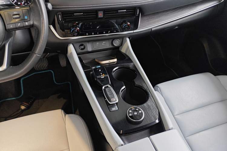 Used Nissan X-Trail 2023 e-POWER Ultra-Hybrid Dual-Motor All-Wheel-Drive Luxury Edition Gear Lever