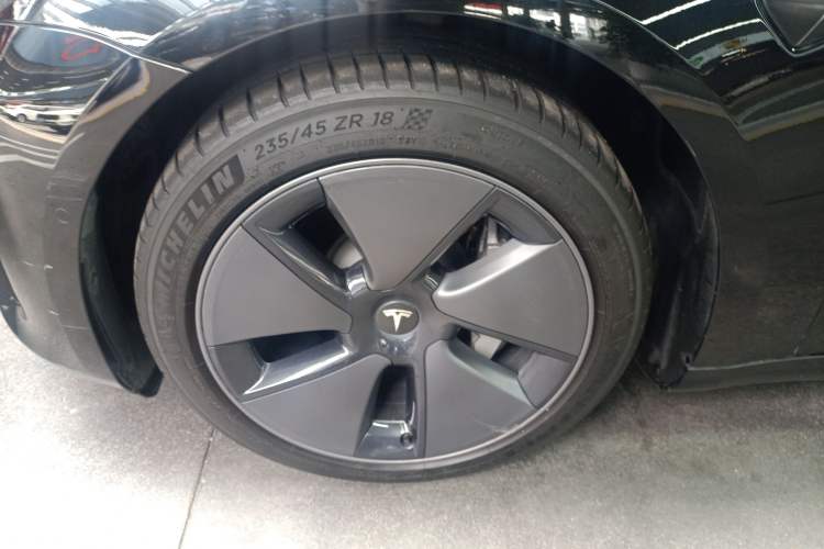 Used Tesla Model 3 2022 Rear-Wheel-Drive Version Left Front Wheel Hub