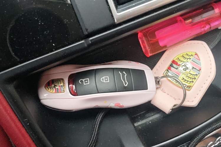 Used Porsche Macan 2022 Macan 2.0T Vehicle Key