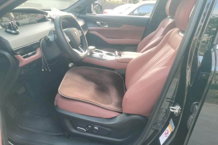 Used Changan UNI-K 2024 2.0T Two-Wheel Drive Enjoyment Version
