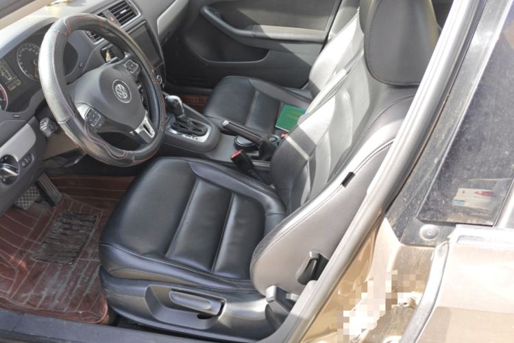Used Volkswagen Sagitar 2014 1.4TSI Automatic Luxury Model Left Front Seat