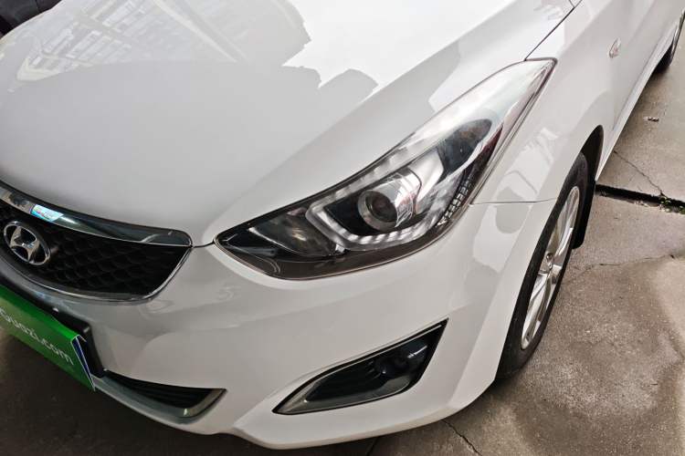 Used Hyundai Elantra (5th Generation / Langdong) 2016 1.6L Automatic Smart Version