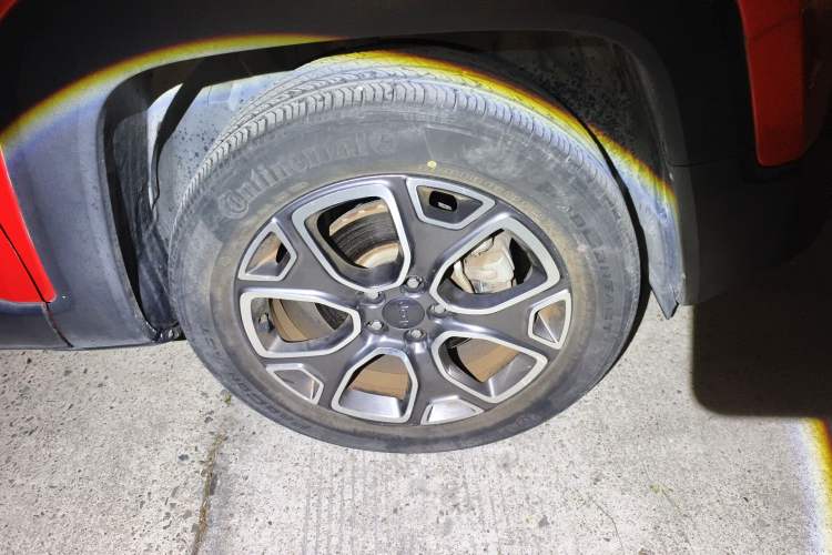 Used Jeep Renegade 2018 Connected Large Screen Version 180T Automatic Smart Version Right Front Wheel Hub