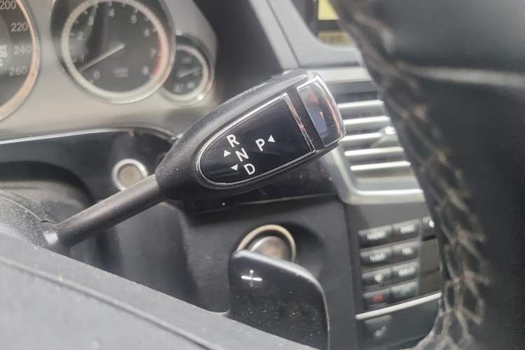 Used Mercedes-Benz E-Class 2010 E 300 L Fashion Model