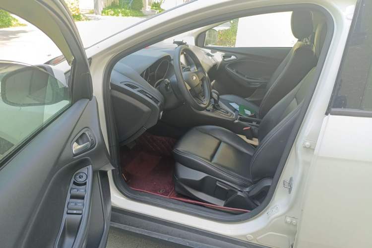 Used Ford Focus 2017 Hatchback 1.6L Automatic Comfort Plus SmartDrive Edition
