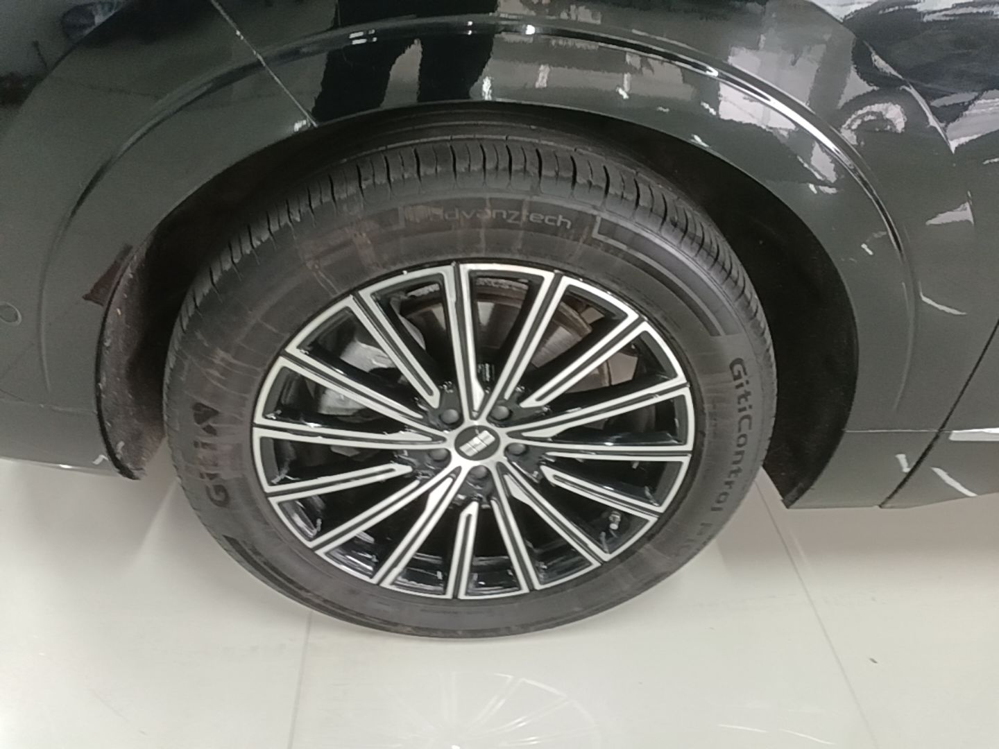 Geely Galaxy M9 2025 Model 210km Four-Wheel-Drive Leading Edition — снимка 10