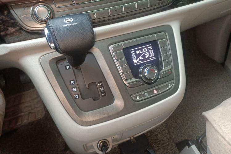 Used SAIC MAXUS G10 2016 1.9T Automatic Luxury Executive Edition Diesel China V Standard