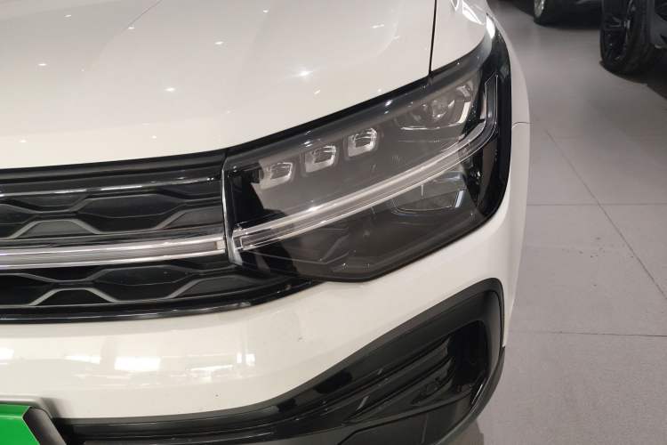 Used Volkswagen Tharu 2024 300TSI Two-Wheel-Drive Moon Luxury Edition