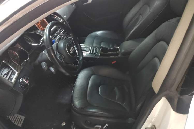 Used Audi A5 2014 Sportback 45 TFSI Left Front Seat