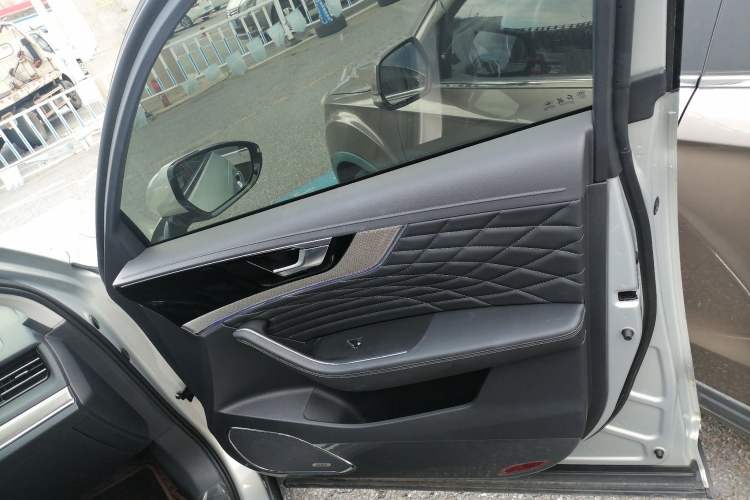 Used Hongqi HS5 2022 2.0T Smart Connect Flagship All-Wheel-Drive Version
