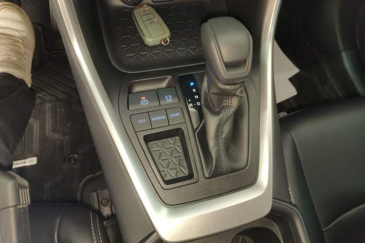 Used Toyota RAV4 2020 2.0L CVT Two-Wheel Drive Fashion Edition