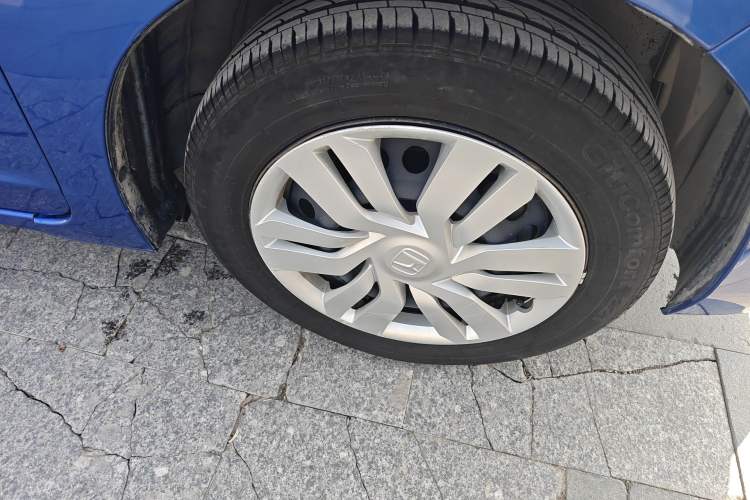 Used Honda Fit 2016 1.5L LX CVT Comfort Model Right Front Wheel Hub