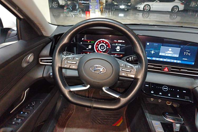 Used Hyundai Elantra 2021 1.5L CVT LUX Prestige Edition