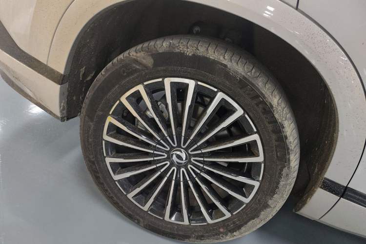 Used Dongfeng Aeolus L8 2025 Model 185KM Dream Edition
