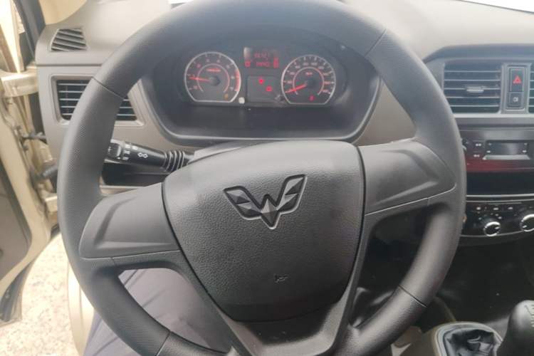 Used Wuling Rongguang 2020 1.2L S Base Model China VI Steering Wheel