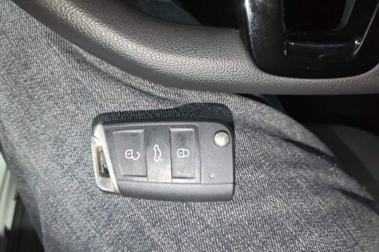 Used Volkswagen Lavida 2019 280TSI DSG Comfort Edition China VI standard Interior 1