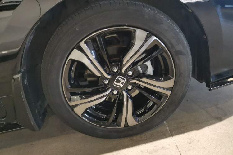 Used Honda Civic 2021 HATCHBACK 220TURBO CVT Trendy Cool Edition Right Front Wheel Hub