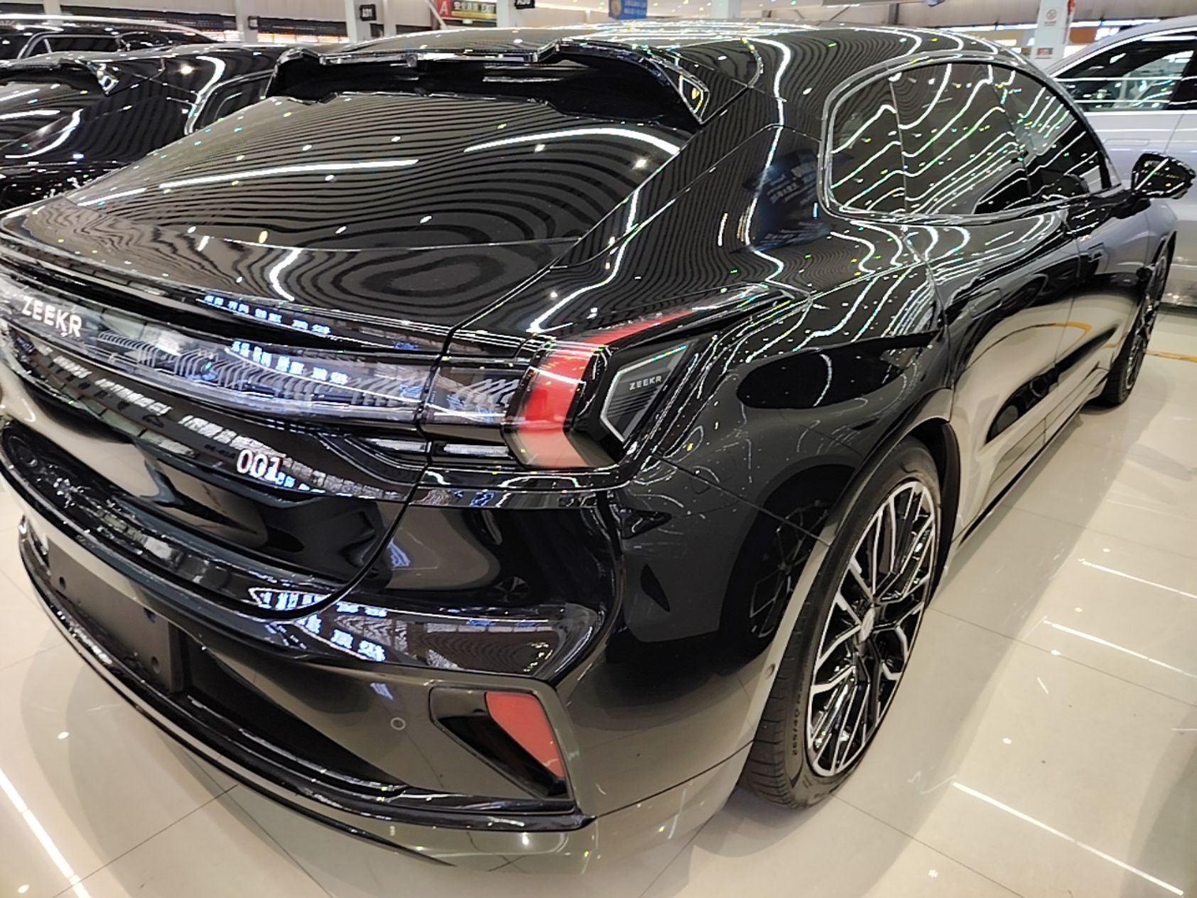 Zeekr 001 2024 YOU Edition 100 kWh All-Wheel Drive — снимка 6