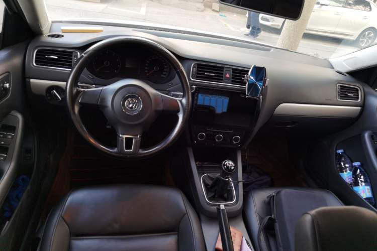 Used Volkswagen Sagitar 2014 1.6L Manual Comfort Model
