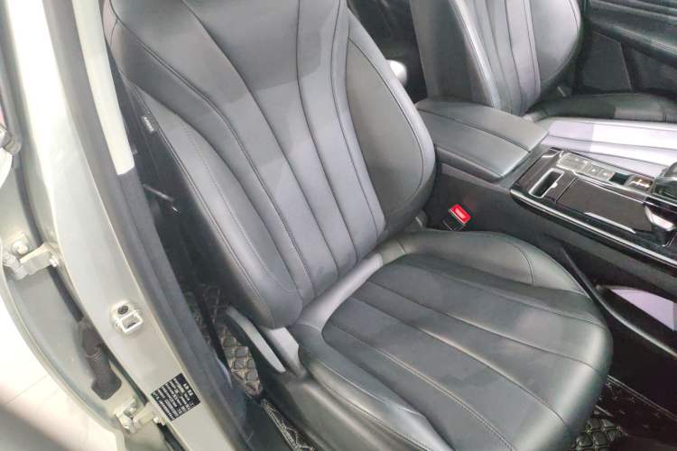 Used Roewe RX5 MAX 2021 Supreme Series 300TGI Automatic Luxury Cabin Edition
