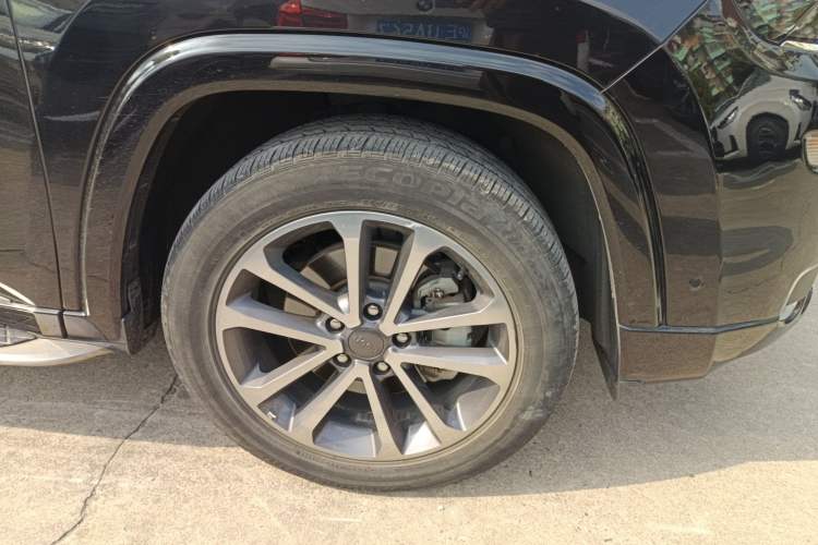 Used Jeep Grand Commander 2018 2.0T Four-Wheel Drive Smart Enjoyment Version China V Emission Standard
